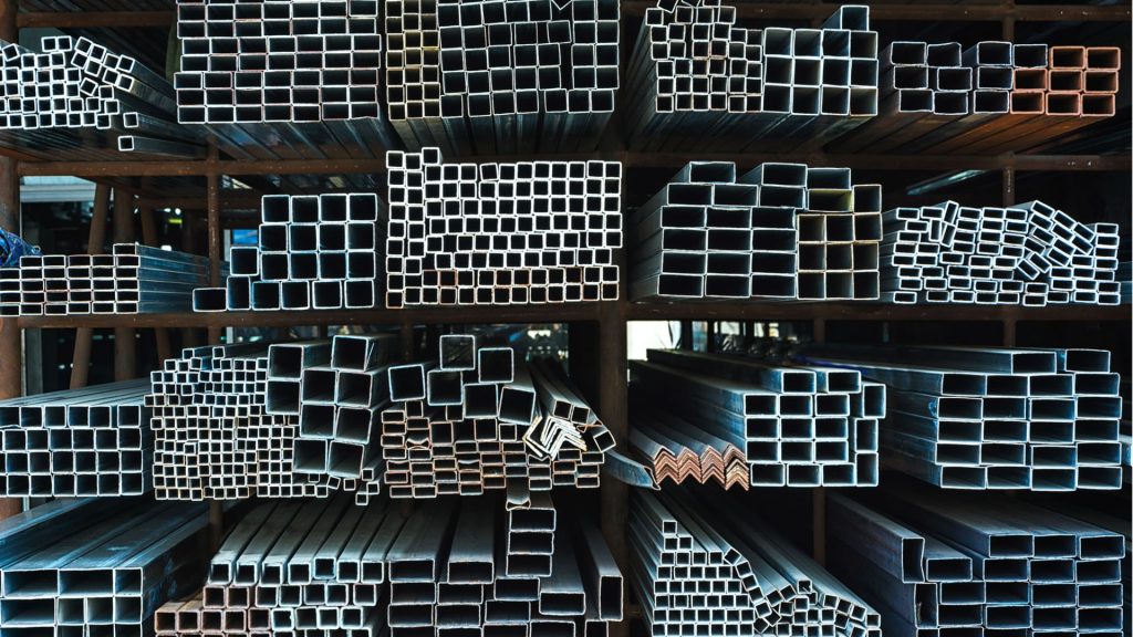 Organização de Estoque: Como Melhorar a Logística na Loja de Ferragem