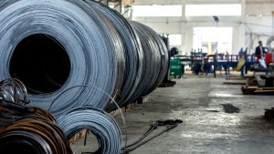 Como escolher uma transportadora para transporte de máquinas para a indústria
