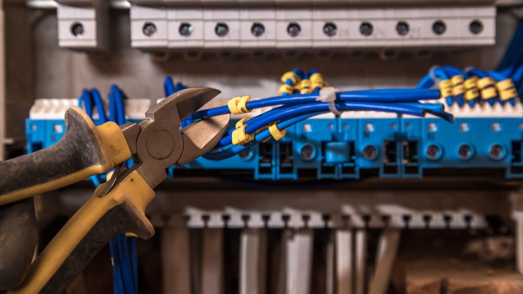 Cuidados com o Transporte de Materiais Elétricos: Garanta a Segurança e Integridade dos Produtos